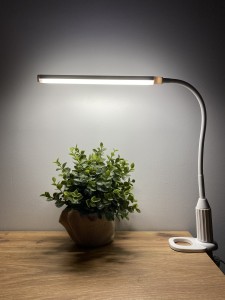 Светильник св/д настольный 7W(500lm) 4500K на струбцине сенсор/диммер USB белый Uniel