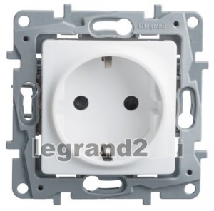 Etika Механизм розетки без лицевой панели СУ 1 мест. с зазем. 16А белая IP20 Legrand