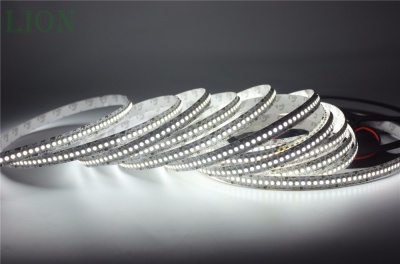 Лента св/д LUX 2835 12V 24W 3000К 240led на метр IP33 белый/теплый Giant4 Лента св/д LUX 2835 12V 24W 3000К 240led на метр IP33 белый/теплый Giant4