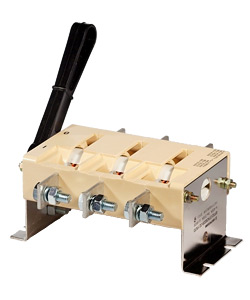 Выключатель-разъединитель ВР32-37 А 30120-00 УХЛ3, 400А, несъёмная боковая рукоятка, 3-х полюсный на одно направление Электротехник