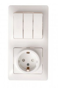 GLOSSA  блок комб. СУ роз. + 3 кл. выкл. 16А белый IP20 (уп.9шт) Schneider Electric