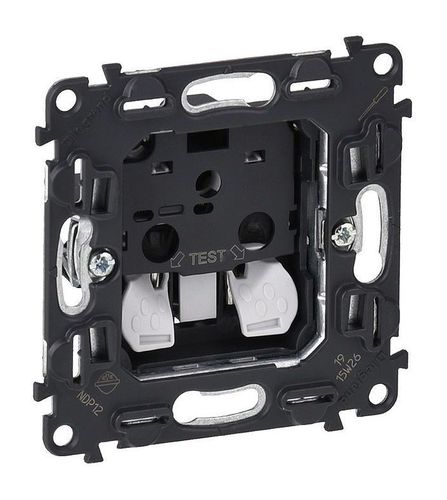 Valena INMATIC Механизм розетки без лицевой панели СУ 1 мест. без зазем.со шторками 16А - IP20 Legrand