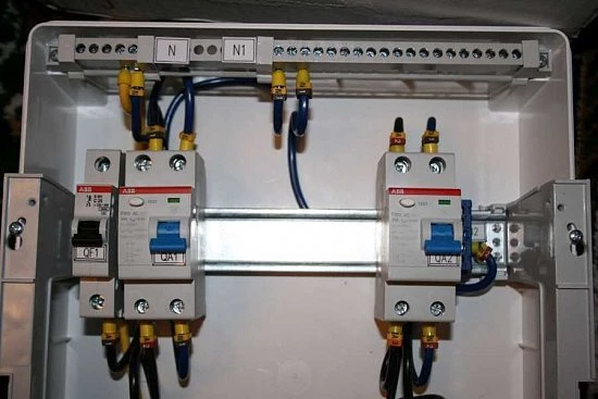 Почему выбивает УЗО — [основные причины]