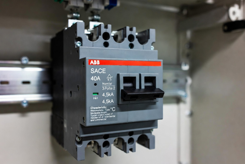 Модульный автоматический выключатель: надежная защита электросетей