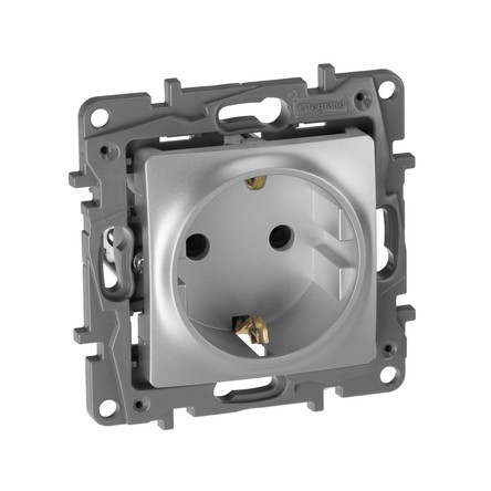 Etika Механизм розетки без лицевой панели СУ 1 мест. с зазем. 16А алюминий IP20 Legrand