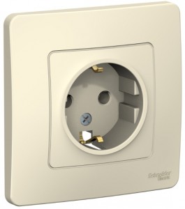 BLANCA Розетка СУ с/з, без шторок 16А молочный IP20 Schneider Electric