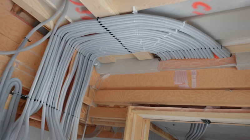 Труба гофрированная: полное руководство по выбору и применению в электромонтаже