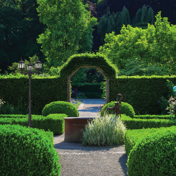 Светильник садово-парковый Feron 8115/PL8115 столб 3*100W E27 230V, черный