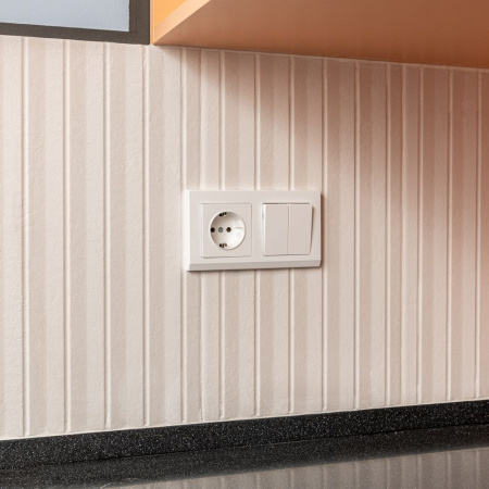 Встраиваемые механизмы Розетка СУ 1 мест. с зазем. и шторками 16А Белый IP20 Werkel