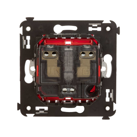 Розетка в стену, 2P+E, с з/ш, "Avanti", "Красный квадрат" DKC