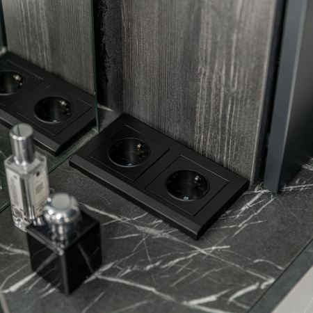 Stark Рамка горизонт/вертик 2 пост . Черный IP20 Werkel