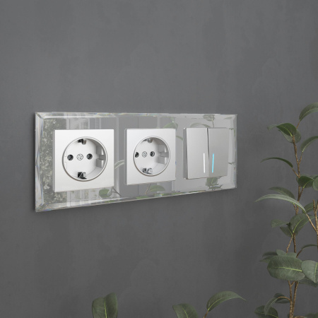 Diamant Рамка на 3 поста (зеркальный) Werkel