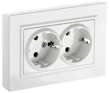 BRITE Розетка 2-местная с з/з с защитными шторками 16А в сборе РСш12-3-БрБ белый IEK