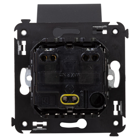 Розетка с крышкой в стену, 2P+E, с з/ш, "Avanti", "Черный матовый" DKC