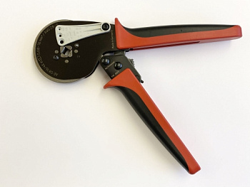 Клещи для обжима провода 0,08-16 кв. мм наконечником-гильзой (квадрат) спозиционером DKC