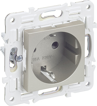 SKANDY Розетка с заземлением с защитными шторками 16А SK-R04Sh шампань IEK