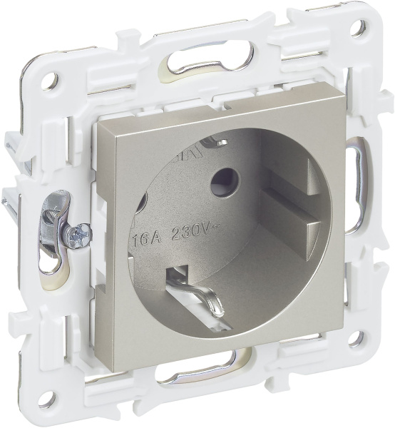 SKANDY Розетка с заземлением с защитными шторками 16А SK-R04Sh шампань IEK