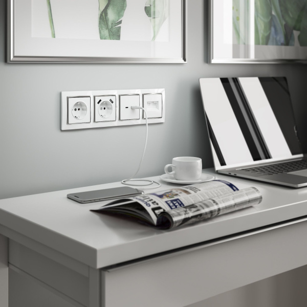 Snabb Рамка на 4 поста (белый/хром) Werkel