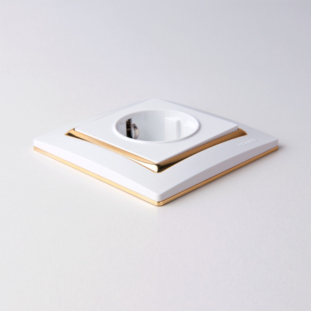 СНЯТ Snabb Рамка горизонт/вертик 1 пост . белый/золото IP20 Werkel