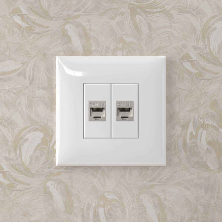 Компьютерная розетка RJ-45 без шторки в стену, кат.5e двойная экранированная, "Avanti", "Белое облако" DKC