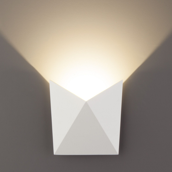 Уличный настенный светодиодный светильник 9Вт 4000К белый IP54 Batterfly (a038827) Elektrostandard