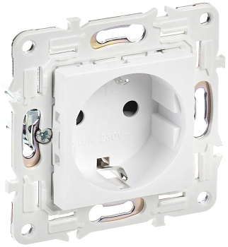 SKANDY Розетка с заземлением с защитными шторками 16А SK-R04W арктический белый IEK