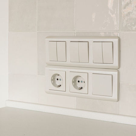 Встраиваемые механизмы Выключатель СУ 2-кл. 10А перламутр рифленый IP20 Werkel