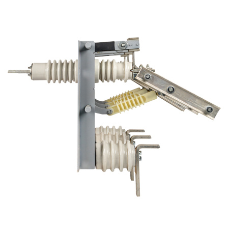 Разъединитель РВЗ-10/630-I УХЛ3 с приводом ПР-10 Stingray 6 EKF