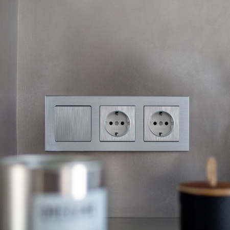 Aluminium Рамка на 3 поста (алюминий) Werkel