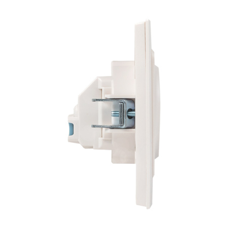 Стокгольм Розетка 1-местная с/з 16А белая с защ, штор, EKF