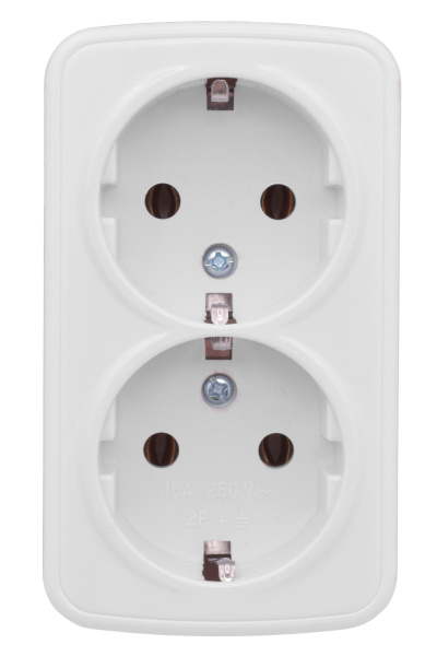 Минск Розетка 2-местная ОП 16А с заземлением белая Basic EKF