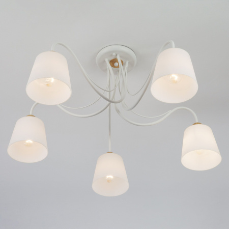 Потолочная люстра с плафонами 5*E27 40Вт белый IP20 Betty (70062/5 белый) Eurosvet