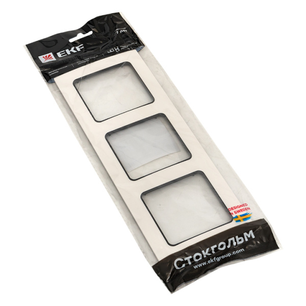 Стокгольм Рамка 3-местная белая с линией цвета черный EKF