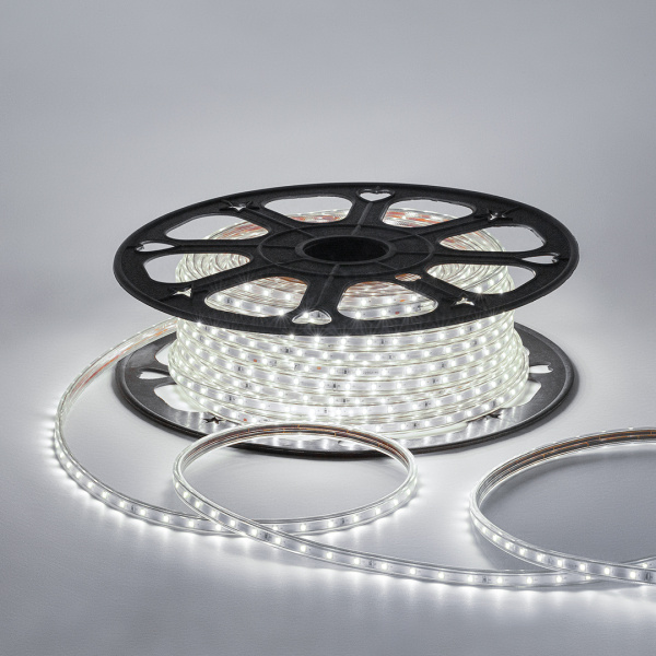 O17-02 Светодиодная лента 220В, 5Вт/м, smd2835, 60д/м, IP65, 300лм/м, размер 10х7мм, 50м, д/б, 4000К OGM