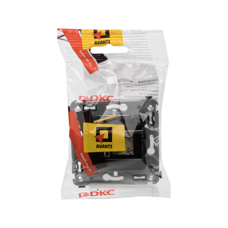 Компьютерная розетка RJ-45 в стену, кат.6 одинарная экранированная, "Avanti", "Черный квадрат" DKC