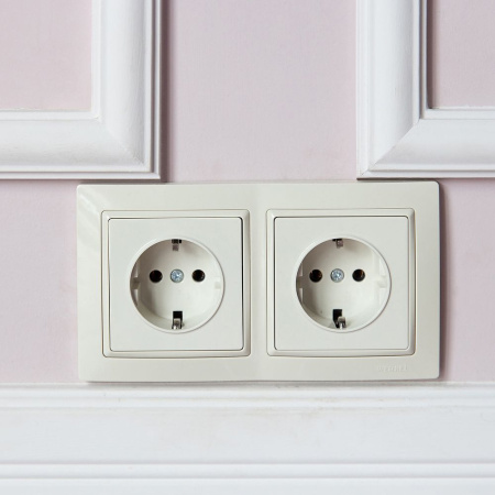 Встраиваемые механизмы Розетка СУ 1 мест. с з/з 16А слоновая кость IP20 Werkel