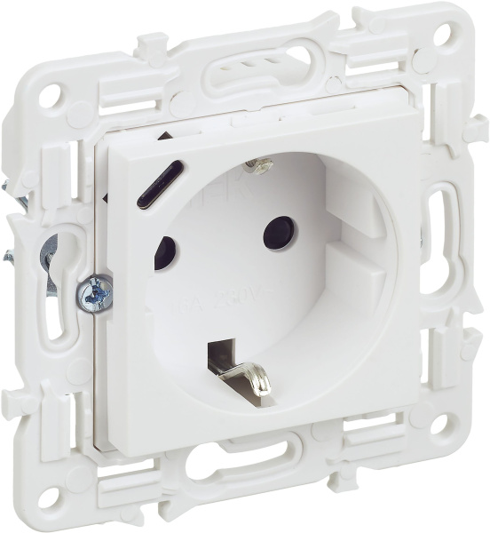 SKANDY Розетка с заземлением с защитными шторками 16А с USB C 18Вт SK-R17W арктический белый IEK