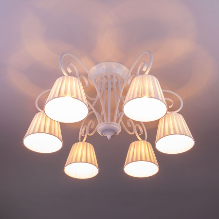 Классическая люстра с абажурами 6*E14 40Вт белый IP20 Severina (303/6 белый) Bogate's