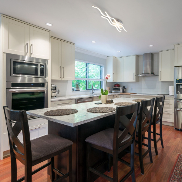 Светодиодный потолочный светильник белый IP20 (90090/3 белый) Eurosvet