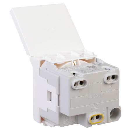 Розетка с крышкой модульная, 2P+E, с з/ш, "Avanti", "Белое облако", 2 модуля DKC