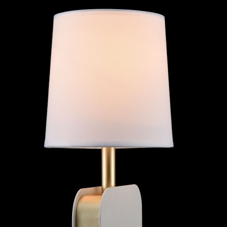 Бра 1*E27 60Вт Белый IP20 Karl MOD618WL-01W Maytoni