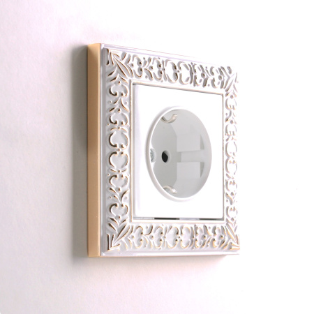 Встраиваемые механизмы Розетка СУ 1 мест. с зазем. и шторками 16А Белый IP20 Werkel