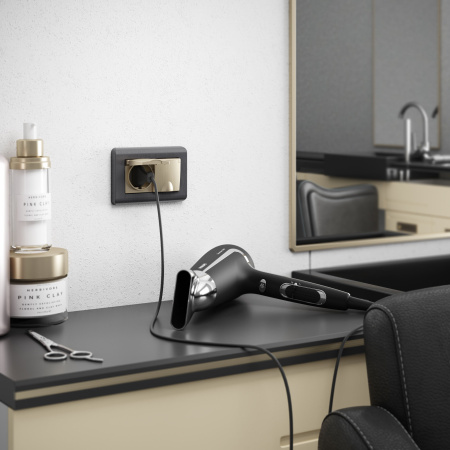 Розетка двойная влагозащ. с зазем. с защит. крышками и шторками (шампань рифленый) СУ IP44 Werkel