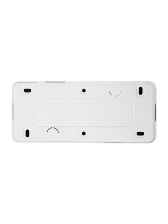 Розетка 3-х местная горизонтальная 2П+3 открытой установки IP20 16A белая "Ладога" TDM