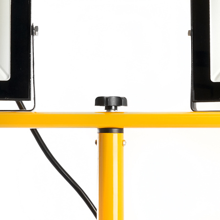 Светодиодный прожектор Feron LL-504 на штативе IP65 2*70W 6400K