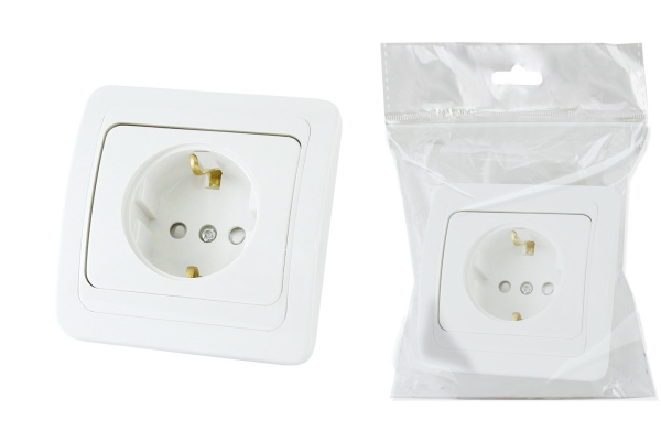 Розетка 2П+З 16А c защитными шторками белая "Валдай" (пром. упаковка)TDM