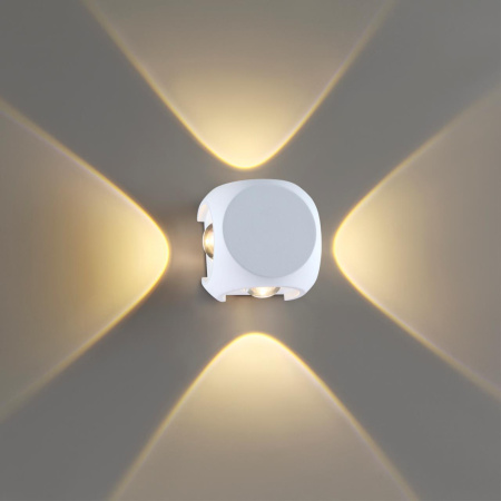 Настенный св-к IP54 LED 8W 732Лм 3200K MIKO бел/металл ODEON LIGHT