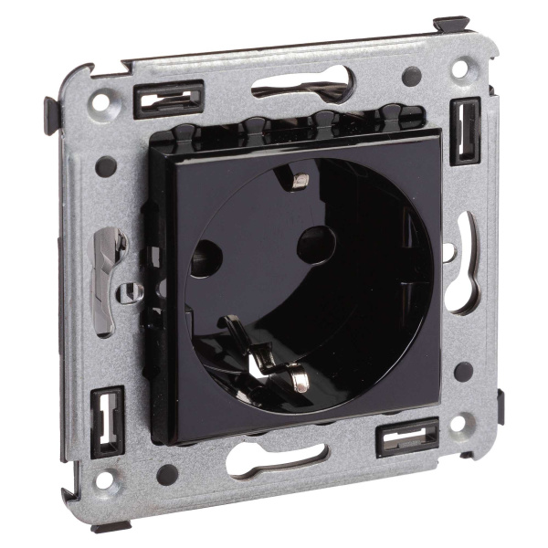 Розетка в стену, 2P+E, с з/ш, "Avanti", "Черный квадрат" DKC