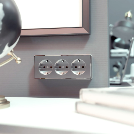 Розетка тройная с заземлением и шторками (серебряный) Gallant ОУ IP20 Werkel