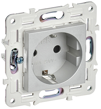 SKANDY Розетка с заземлением с защитными шторками 16А безвинтовое крепление SK-R06S серебряный IEK